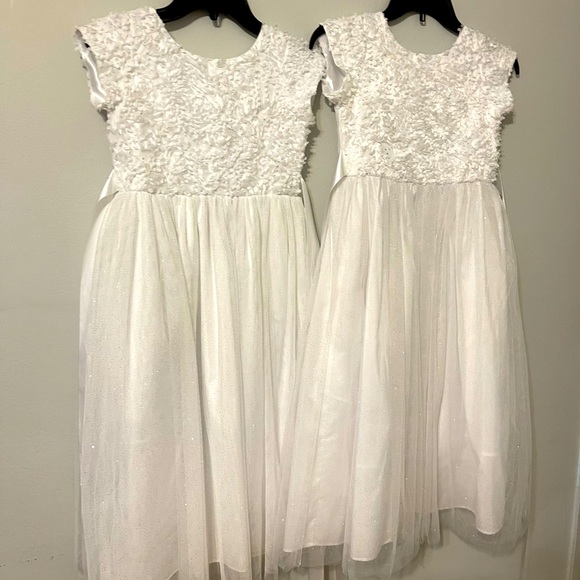 2 identical dresses for sisters or twins - Picture 1 of 5